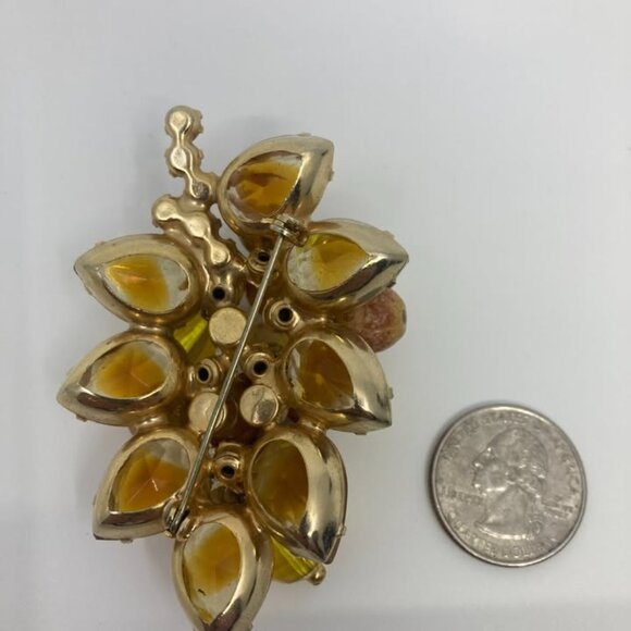 Vtg JULIANA yellow ambre cha cha beads brooch - Picture 2 of 3
